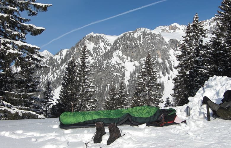Schlafsack vor Bergpanorama